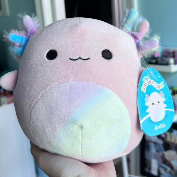 Archie Axolotyl Squishmallow - Picture 1 of 3